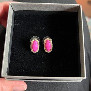 LIKE NEW- Kendra Scott Ellie Gold Stud Earrings in Fuchsia